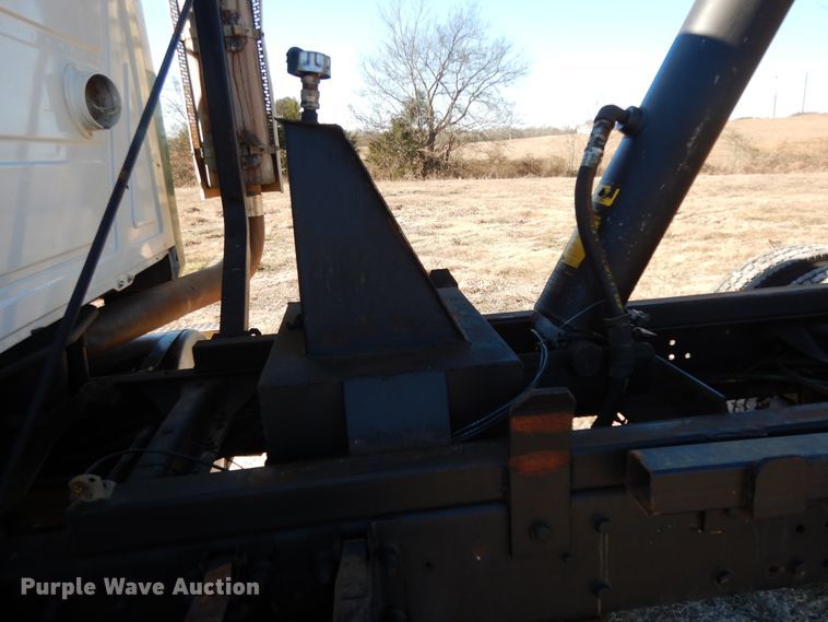 image for item DI8649 2002 Mack CH613  dump truck