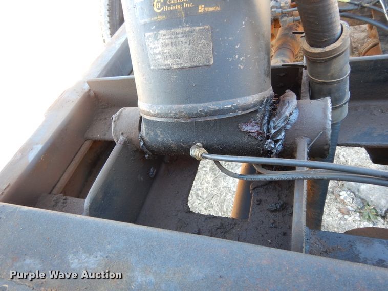 image for item DI8649 2002 Mack CH613  dump truck