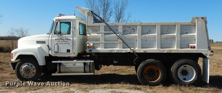 image for item DI8650 1994 Mack CH613  dump truck