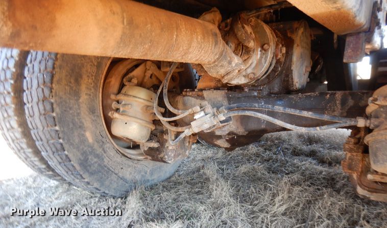 image for item DI8650 1994 Mack CH613  dump truck