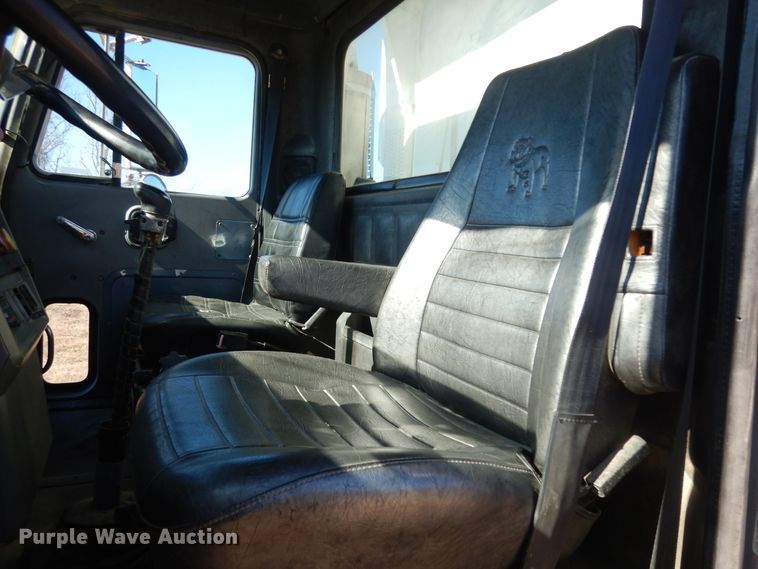 image for item DI8650 1994 Mack CH613  dump truck