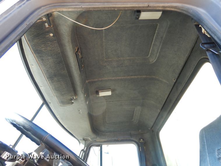 image for item DI8650 1994 Mack CH613  dump truck