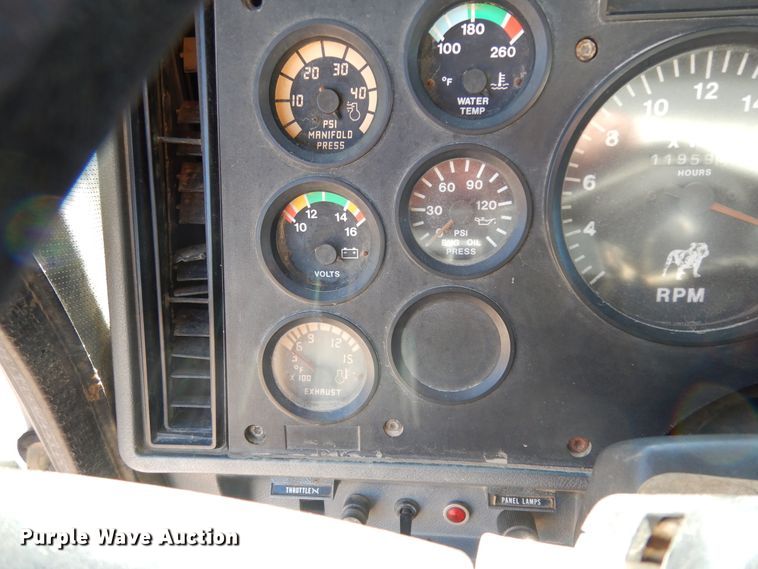 image for item DI8650 1994 Mack CH613  dump truck