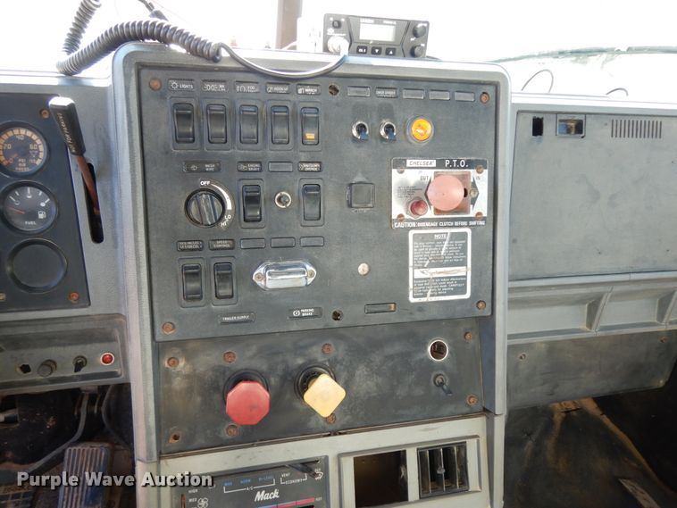 image for item DI8650 1994 Mack CH613  dump truck