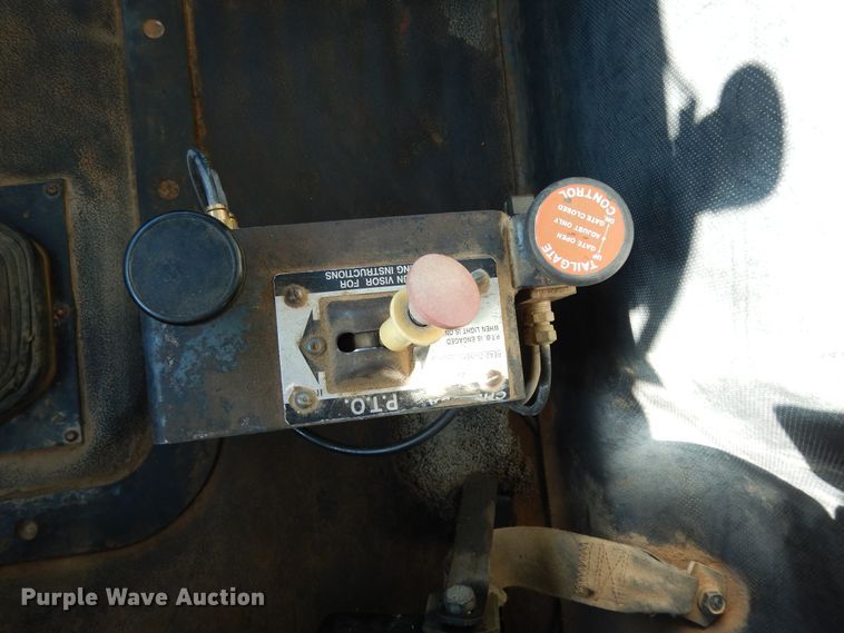 image for item DI8650 1994 Mack CH613  dump truck