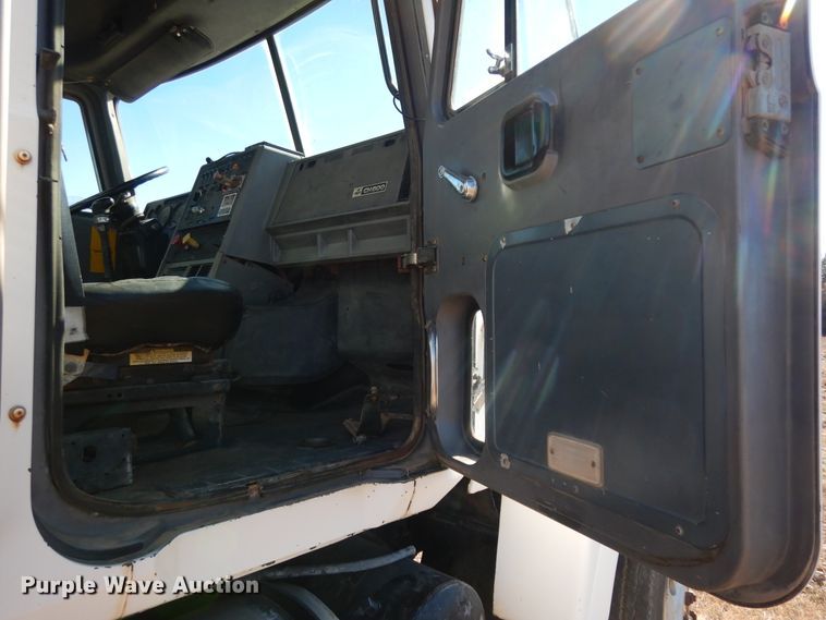 image for item DI8650 1994 Mack CH613  dump truck