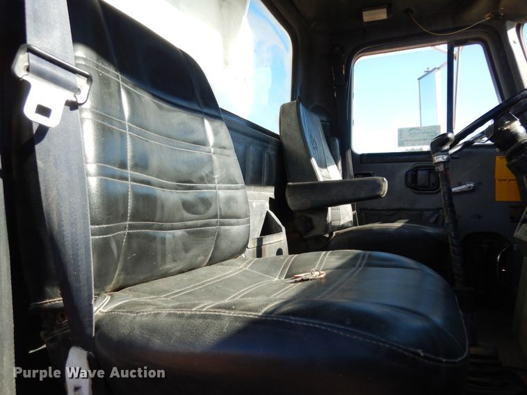 image for item DI8650 1994 Mack CH613  dump truck