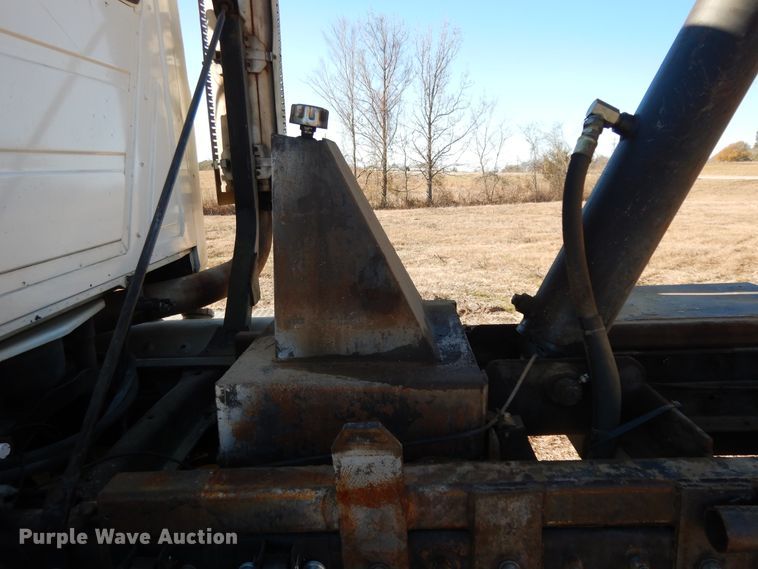 image for item DI8650 1994 Mack CH613  dump truck