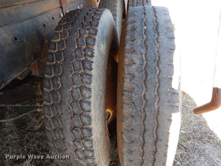 image for item DI8650 1994 Mack CH613  dump truck