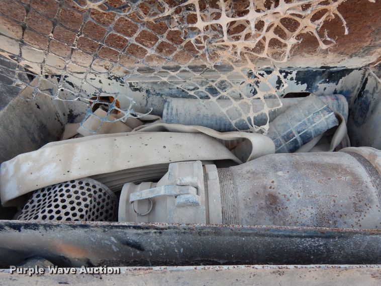 image for item DI8654 2001 Peterbilt 357  water truck