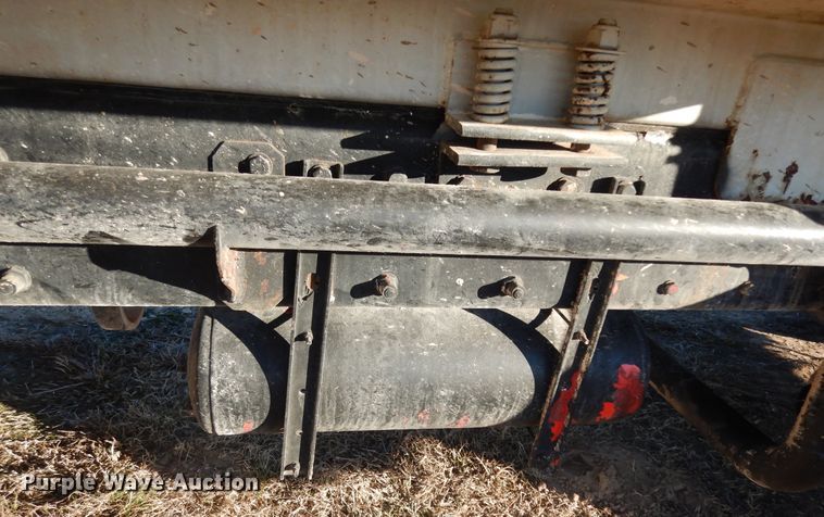 image for item DI8654 2001 Peterbilt 357  water truck