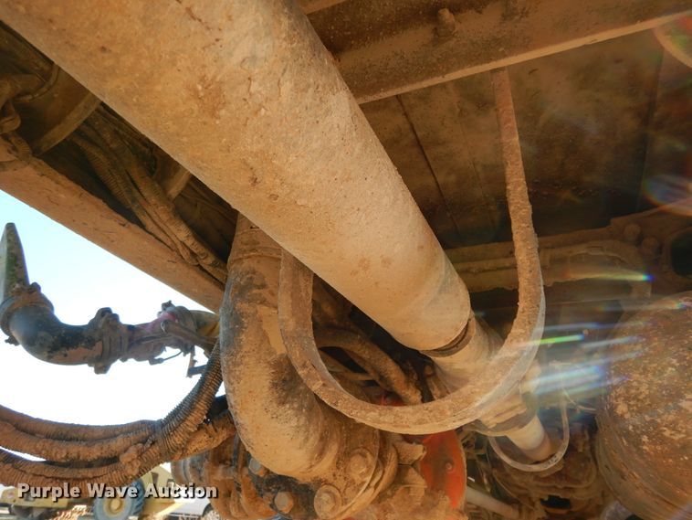 image for item DI8654 2001 Peterbilt 357  water truck