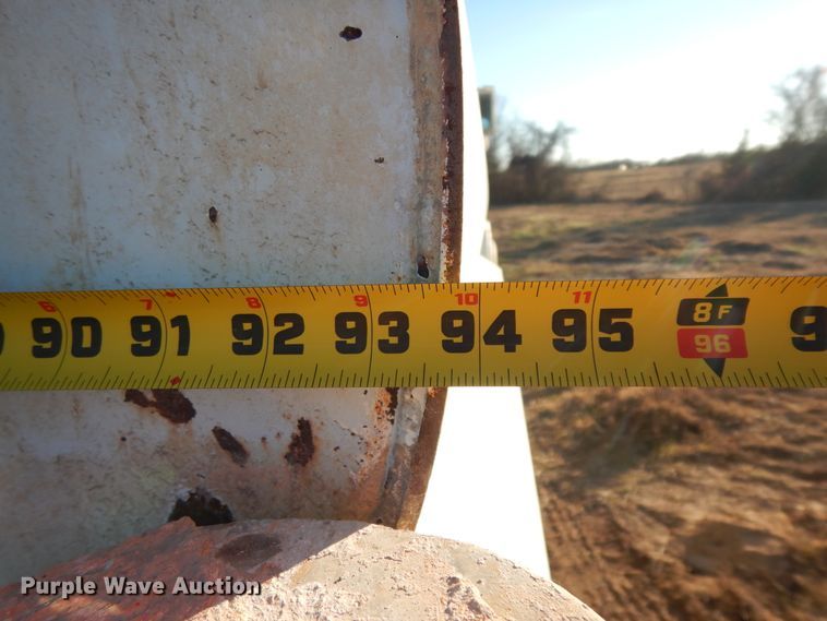 image for item DI8654 2001 Peterbilt 357  water truck