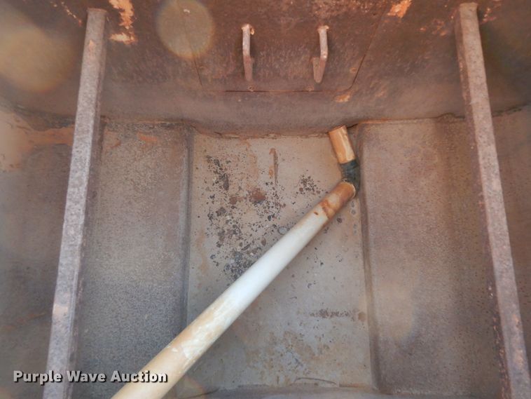 image for item DI8654 2001 Peterbilt 357  water truck