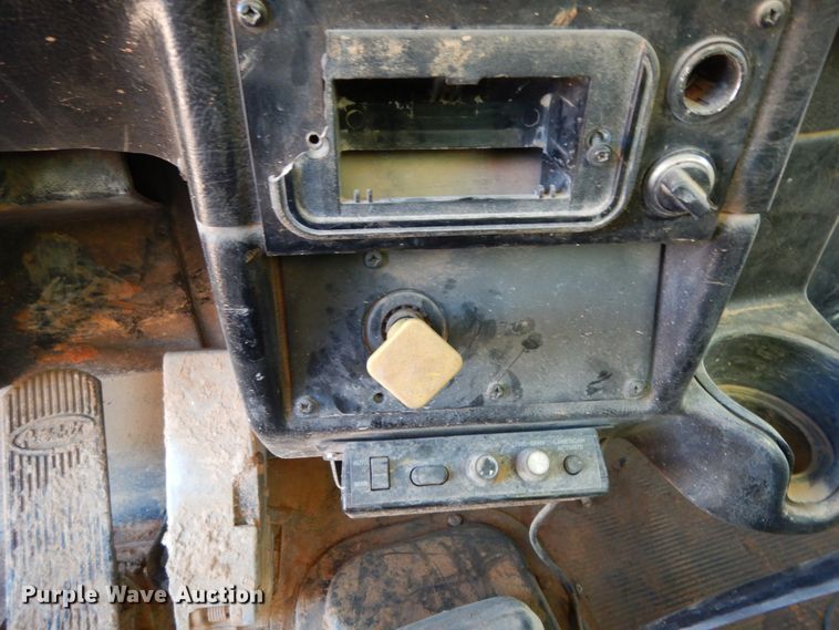 image for item DI8654 2001 Peterbilt 357  water truck