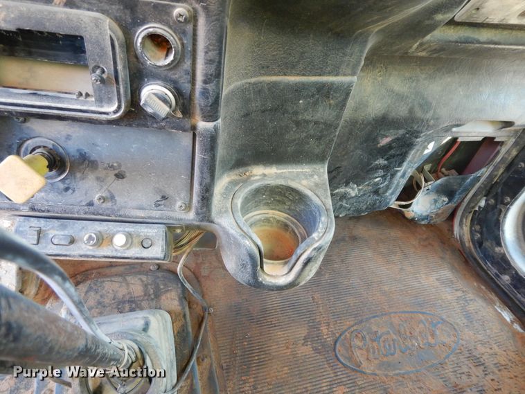 image for item DI8654 2001 Peterbilt 357  water truck