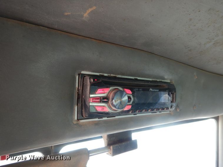 image for item DI8654 2001 Peterbilt 357  water truck