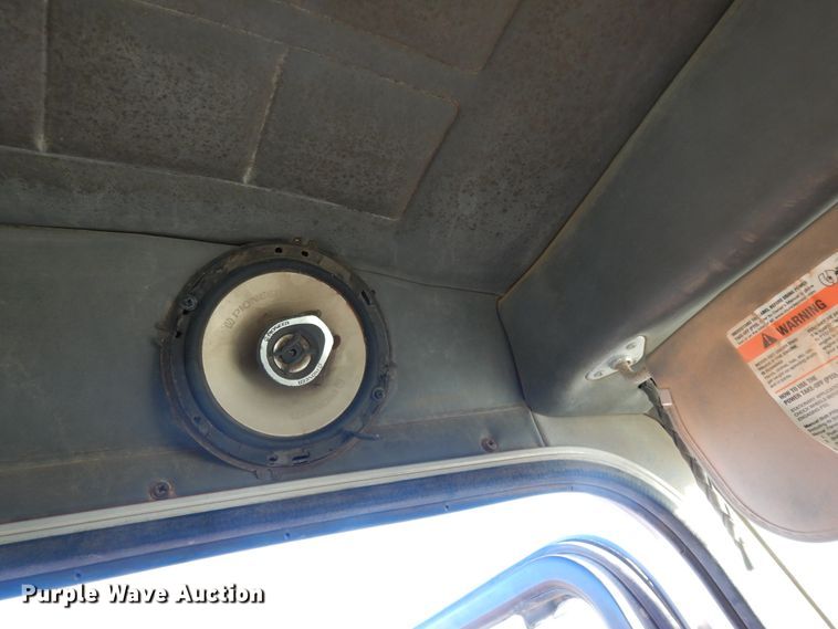 image for item DI8654 2001 Peterbilt 357  water truck