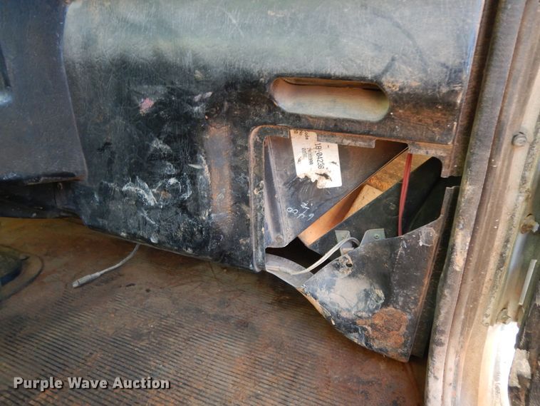 image for item DI8654 2001 Peterbilt 357  water truck