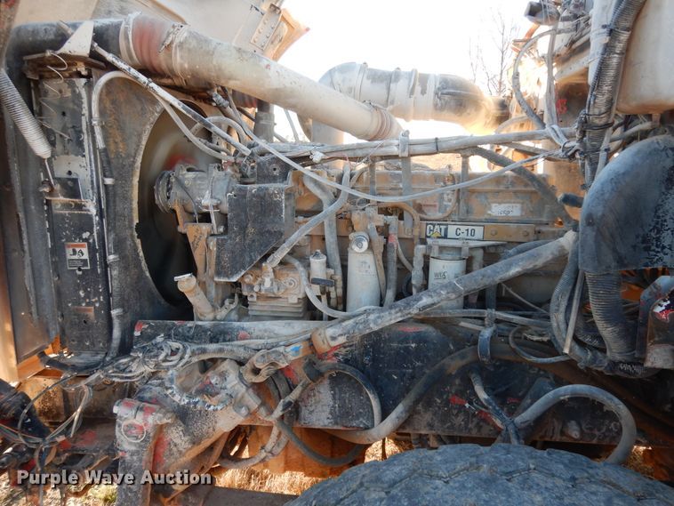 image for item DI8654 2001 Peterbilt 357  water truck