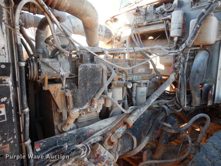 image for item DI8654 2001 Peterbilt 357  water truck