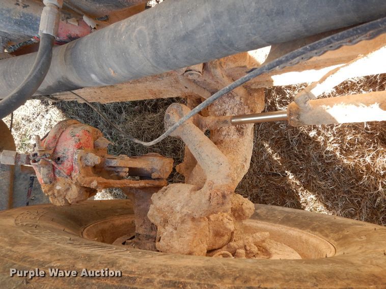 image for item DI8654 2001 Peterbilt 357  water truck