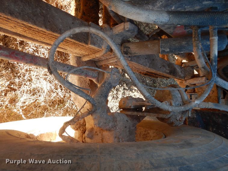 image for item DI8654 2001 Peterbilt 357  water truck