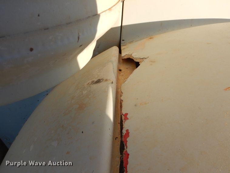 image for item DI8654 2001 Peterbilt 357  water truck