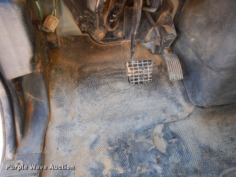 image for item DI8670 2005 International 7400  dump truck