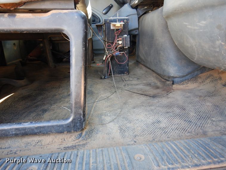 image for item DI8670 2005 International 7400  dump truck