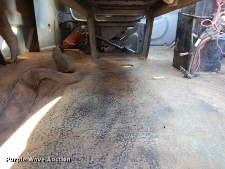 image for item DI8670 2005 International 7400  dump truck