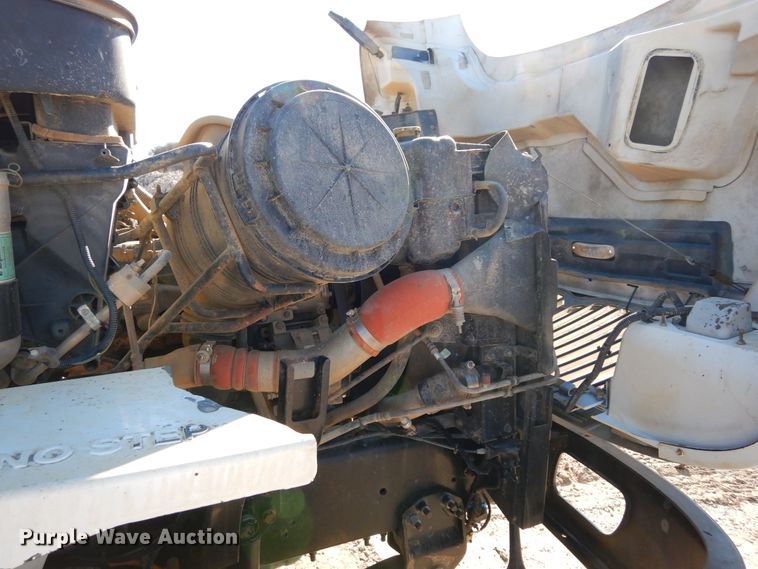 image for item DI8670 2005 International 7400  dump truck