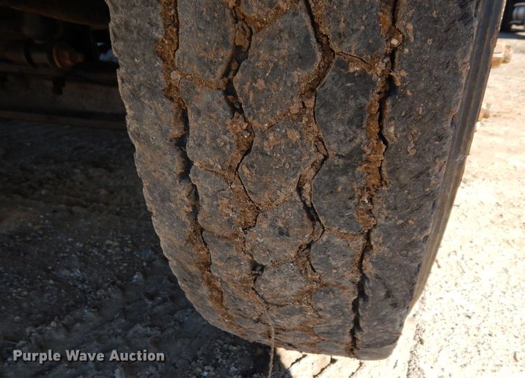 image for item DI8670 2005 International 7400  dump truck