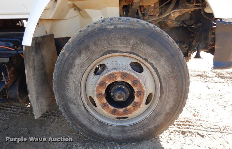 image for item DI8670 2005 International 7400  dump truck