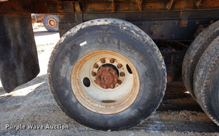 image for item DI8670 2005 International 7400  dump truck