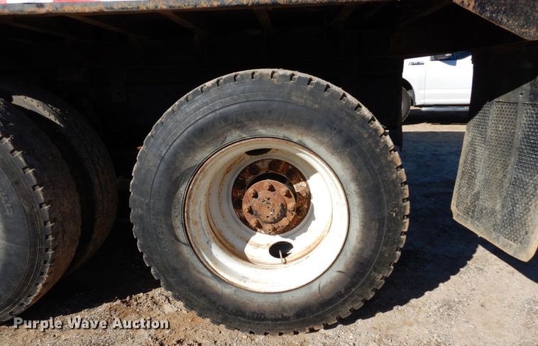 image for item DI8670 2005 International 7400  dump truck