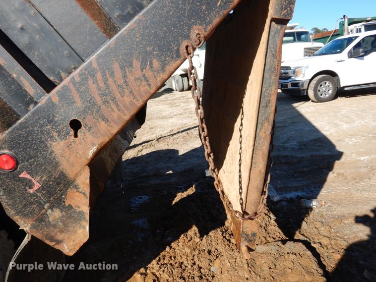 image for item DI8670 2005 International 7400  dump truck