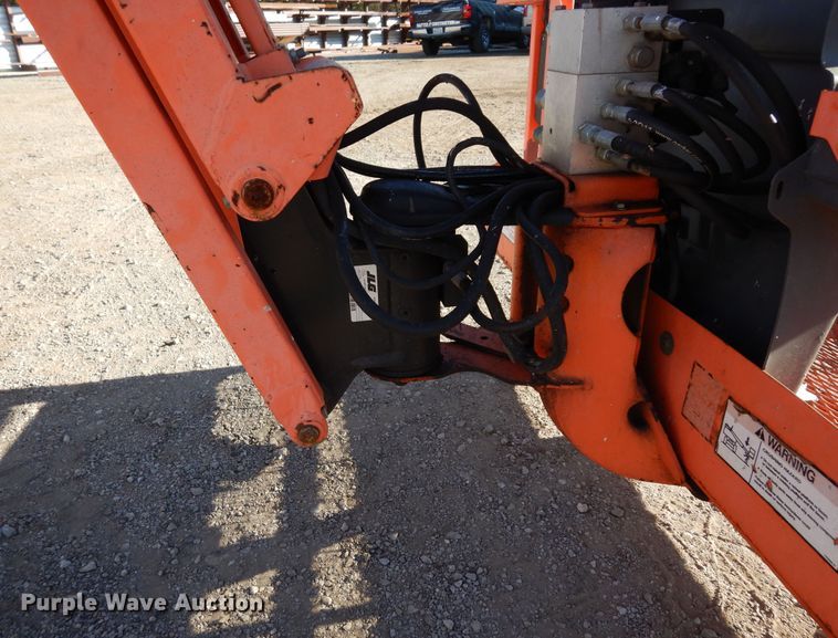 image for item DI8676 2007 JLG 450AJ  boom lift