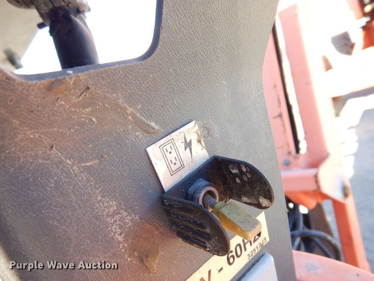 image for item DI8676 2007 JLG 450AJ  boom lift