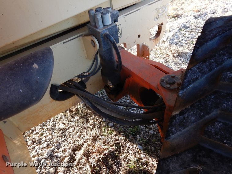 image for item DI8677 JLG 3394RT  scissor lift