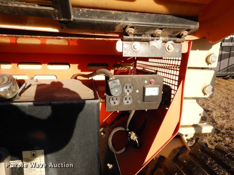 image for item DI8677 JLG 3394RT  scissor lift