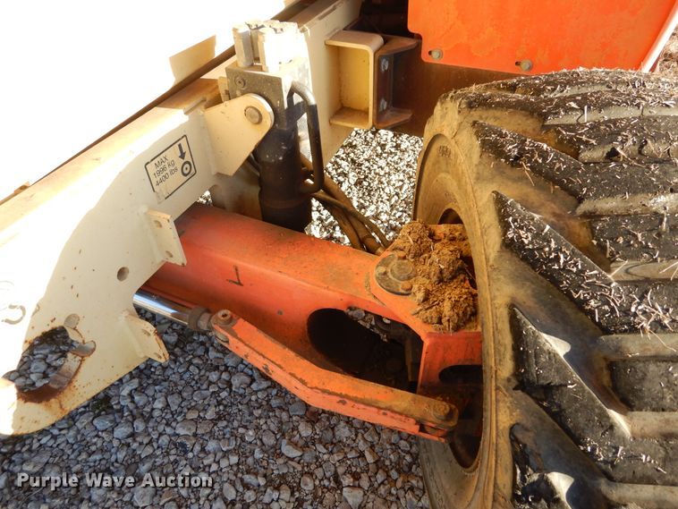 image for item DI8677 JLG 3394RT  scissor lift