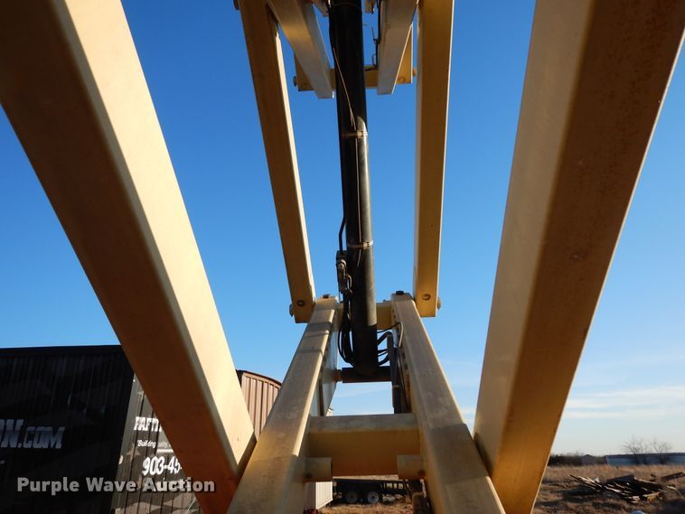 image for item DI8677 JLG 3394RT  scissor lift