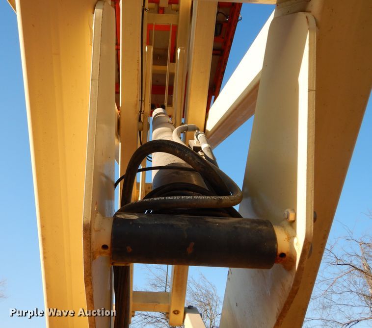 image for item DI8677 JLG 3394RT  scissor lift