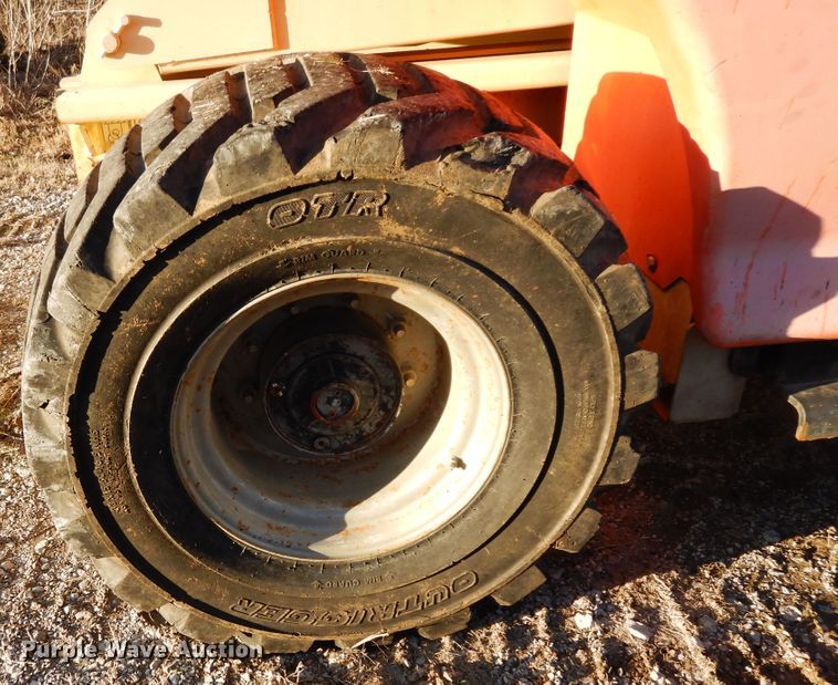 image for item DI8677 JLG 3394RT  scissor lift