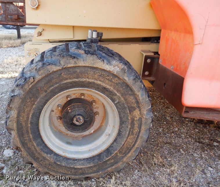 image for item DI8677 JLG 3394RT  scissor lift