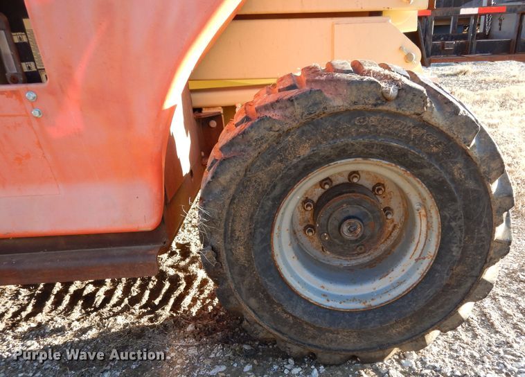 image for item DI8677 JLG 3394RT  scissor lift