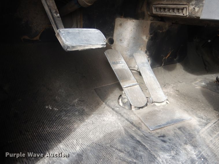 image for item DJ1272 1997 Mack RD690S  ready mix truck