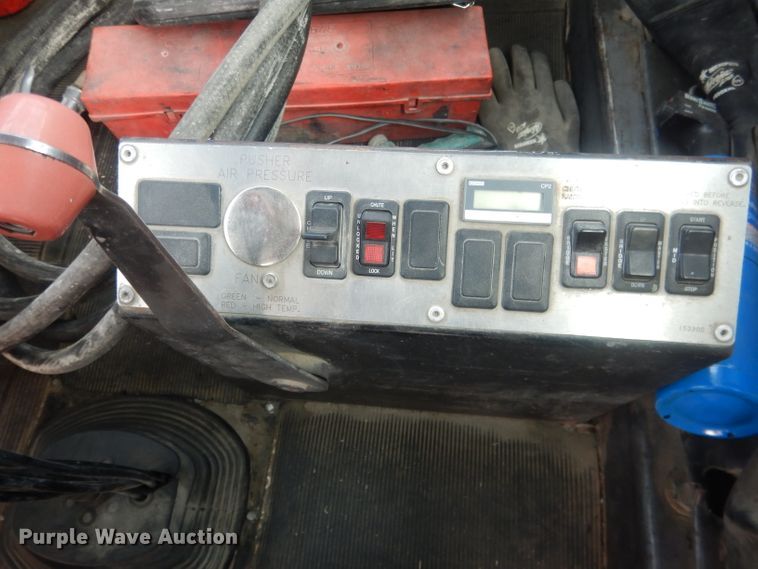 image for item DJ1272 1997 Mack RD690S  ready mix truck