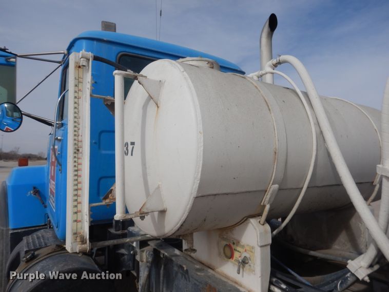 image for item DJ1272 1997 Mack RD690S  ready mix truck